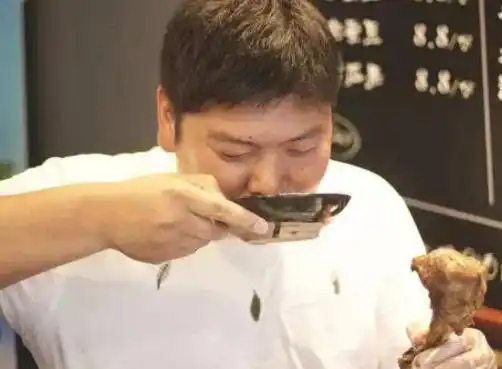 如果这4个特点你占3个,那就要好好注意了,酒要少喝
