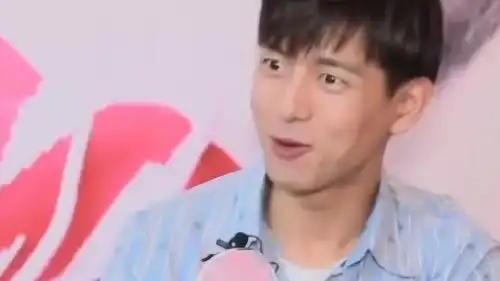 记者问李现有没有对杨紫动心李现下意识的回答,网友沸腾了
