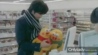 你还没见过这对儿表情包兄弟那你的朋友圈可能是假的
