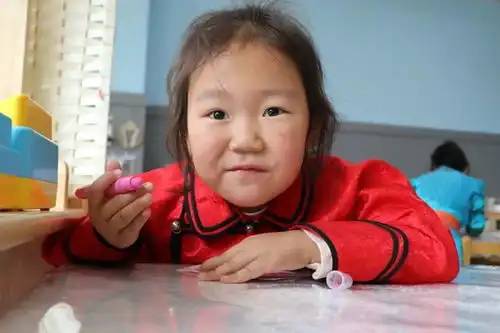 太惹亲直击开学日萌娃表情秀
