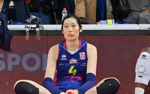 斯坎迪奇官宣最新照片,朱婷表情落寞,中国女排前队长心有不甘
