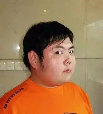 14年过去,当年的网红小胖如今竟然长成这样

