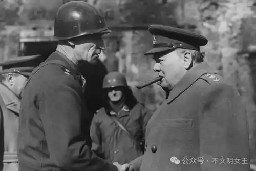 民主的讽刺打败德国后的丘吉尔如何被自己的人民安排下岗
