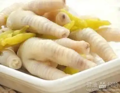 泡椒凤爪的制作酸酸辣辣零食最爱
