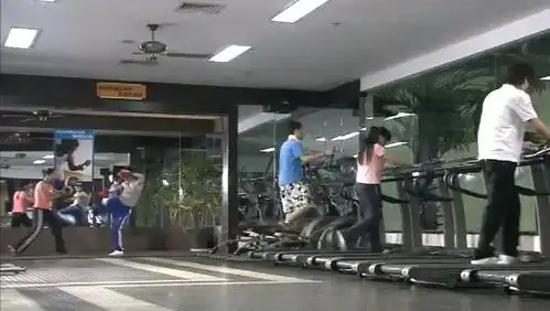 搞笑娱乐大盘点幸福一定强李易峰哄女孩子的表情
