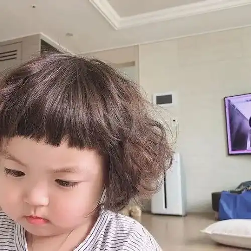 你的微信表情包女孩长大了这回她带着妹妹一起圈了41w粉
