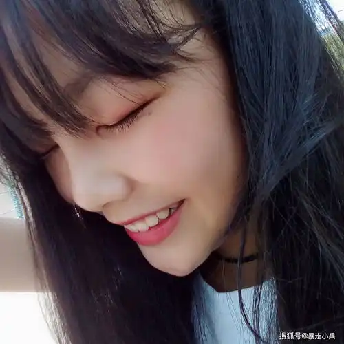 搞笑段子哥们,看你媳妇的表情,我知道你今晚不好过了
