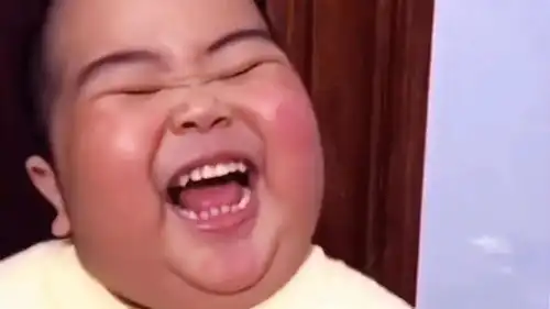 沙雕搞笑视频快乐是什么请控制好你的面部表情,不许笑哦
