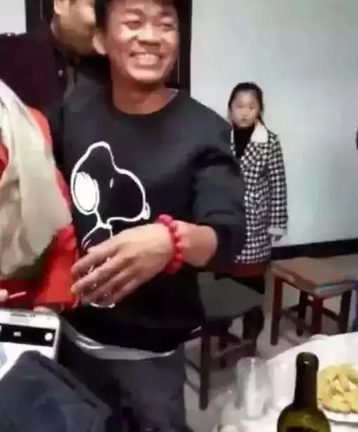 回家前回家后对比,笑死我了

