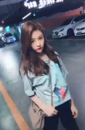 表情抖音一姐温婉解封后开直播,被网友吐槽又老又丑,不像一个人表情