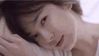 宋仲基为何娶36岁的宋慧乔,李光洙的小表情说明了一切
