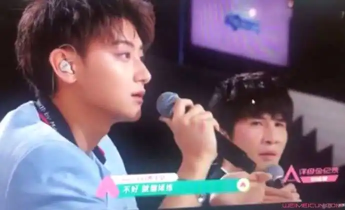 大张伟插不进话的表情欲言又止的这一幕真的太好笑了
